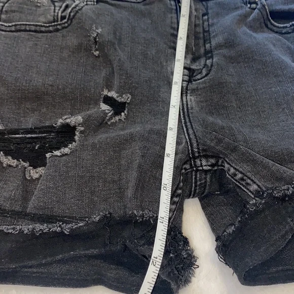 Stretchy slightly distressed black jean shorts! - Picture 10 of 11